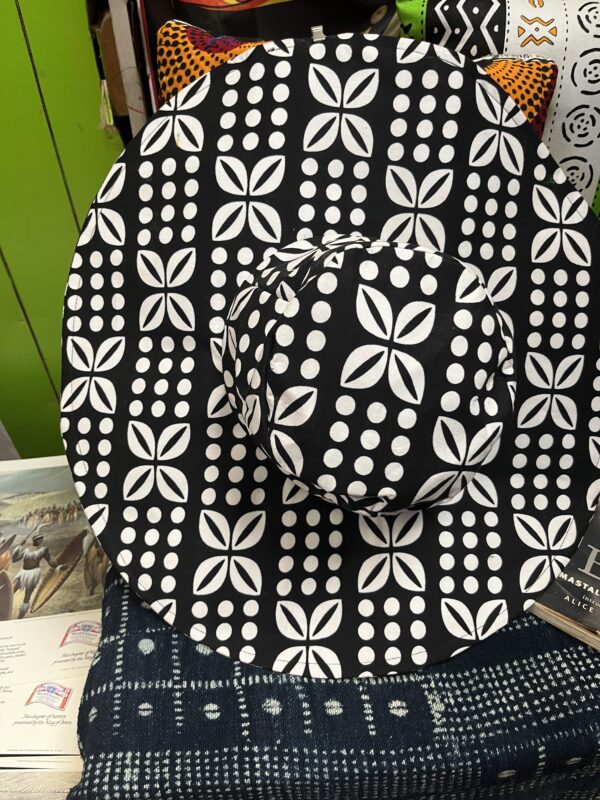 Black and white floopy hat