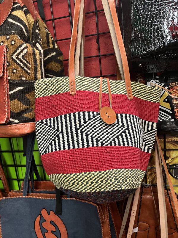 Straw and leather bag